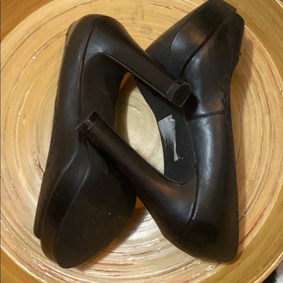 ‼️ Le Chateau Leather Beautiful Solid Heel - Picture 5 of 7